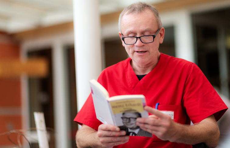 Druckdatenerstellung, Standarddrucksachen, Spezialist, Werbetechnik, Schilder, Mailing, Messebau, Overnight, CopyShop, Ökologisch, kompetent, flexibel, fair, Druckveredelung, Präsentation, Beste Qualität, Auflage, ab 1 Stück, Kleinformat, Großformat, Druckcenter, Mediencenter, gemeinsam, Lösung, Anspruchsvoll, Printprodukt, Entwickeln, Druckerzeugnisse, Buchbinder, Prepress, Druckvorstufe, Datenkontrolle, Druckartikel, Umfangreich, Marketingservice, Passgenau, Zuverlässig, Preiswert, Schnell, günstig, Fertigungsstätte, Motiv, Größe, Zuschnitt, Material, Stärke, Effektlack, Druckverfahren, Drahtheftung, Klebebindung, Fadenheftung, Bedarf, Nachfrage, Markt, Anpassung, Print on Demand, POD, Drucken auf Abruf, Flexibilität, Schnelligkeit, Kostenkontrolle, Zeitung, Heimzeitung, Magazin, Regional, Verein, Firma, Kostenlos, Nulltarif, Werbepartner, Druck, Druckerei, Printmedien, Druckvorstufe, Druckvorlagenerstellung, Prepress, drucken, Kleinauflage, Vereinshefte, Farbe, Schwarzweiß, Toppreis, Versand