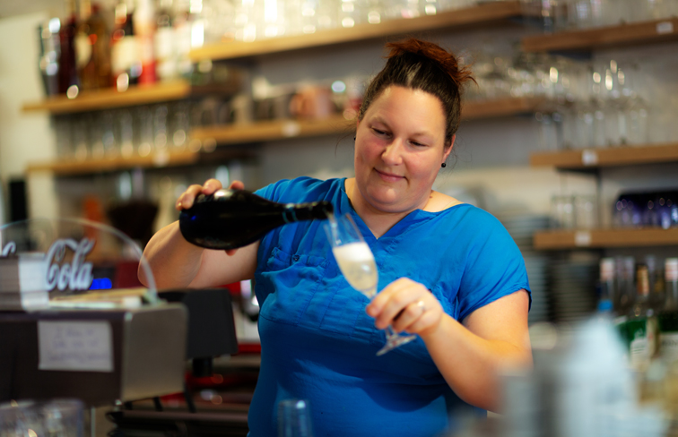 Erdbeer Schoko, Erdbeer Bayles, Waldbeerbecher, Brombeerbecher, Himbeerbecher, Heidelbeerbecher, Überraschungstüte, Smartiestüte, Buntetüte, Kinder Spaghetti, Smarties Eis, Maja die Biene, Pinocchio, Anders, besser, Pasta, DÜberzeugung, einfach, unmissverständlich, beste, sonst, nichts, Frucht, Vordergrund, Fokus, maximalen, Genuss, Kompakt, dicht, Geschmack, Harmonisch, abgerundet, vollendet, Schmelz, Einfach, Perfetto, Kompromisse, nicht, vorgesehen, Zutaten, Herstellung, Drumherum, Basta, unverfälschter, individuell, komponierten, Eiskörper, setzen, Kreation, unverwechselbar, Szene, fruchtig, nussig, leicht, frisch, Punkt, überzeugt, Verantwortung, gegenüber, Umwelt, Gesellschaft, kein, Widerspruch, Gegenteil, biologischer, Landwirtschaft, Vilshofen, Vilshofen an der Donau, Eis, Eisdiele, Pizzeria, Café, Cafe, Kaffee, Espresso, verwöhnen, hausgemacht, Eisspezialität, Italien, Italienischer Küche, Frühstück, Kaffee und Kuchen, kulinarisch, Frühstücken wie im Urlaub, klassisch, Frühstück